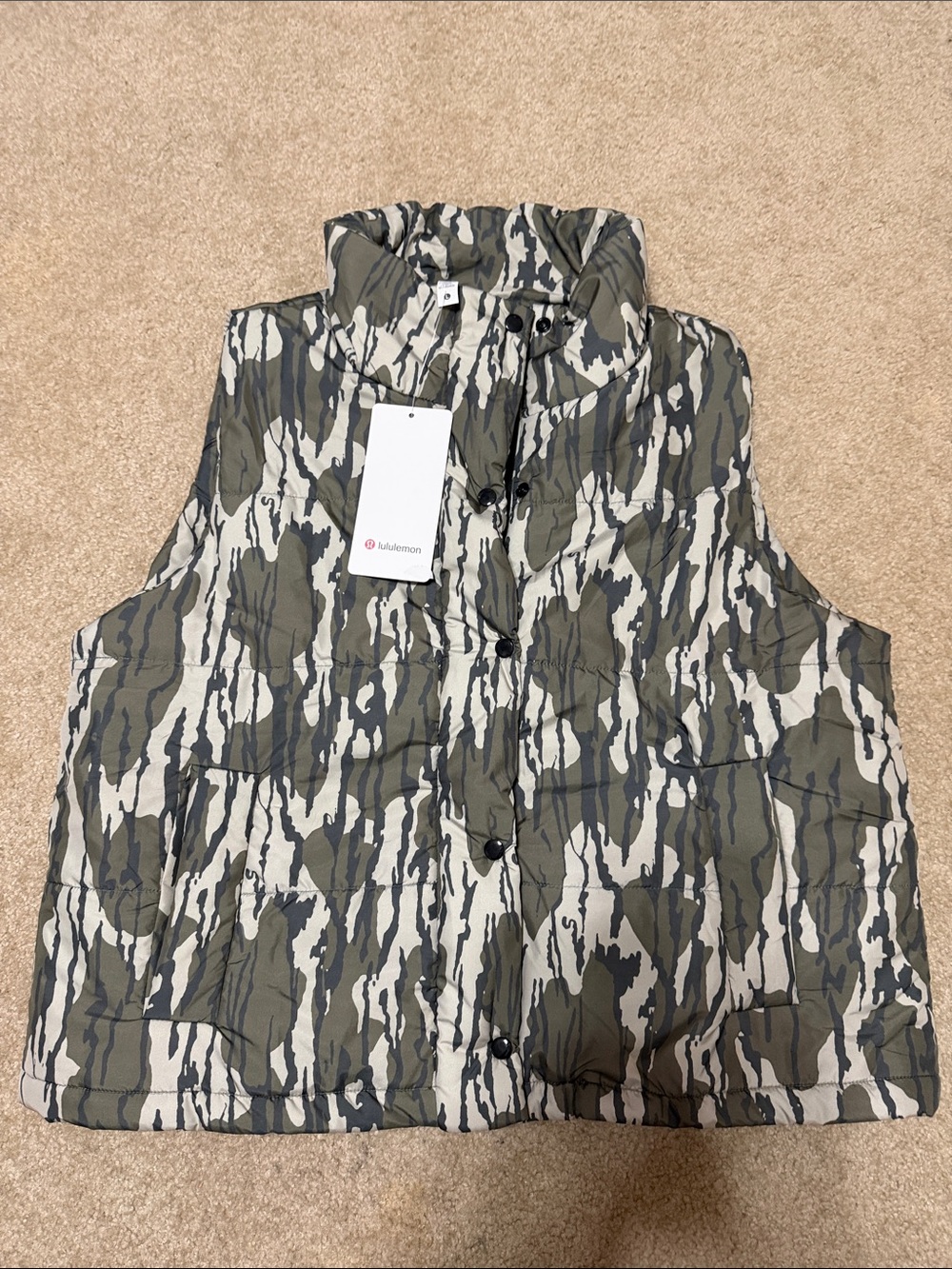 lululemon athletica women’s  Olive & Cream Patterned Puffer Vest